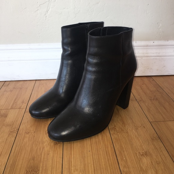 Steve Madden Shoes - Steve Madden Tollani Black Bootie Boots - Like New